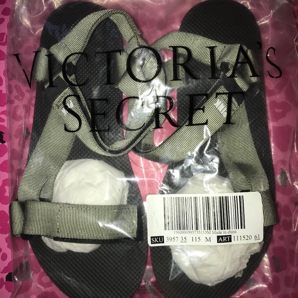 Victoria’s Secret Army Green Mother’s Day Bundle - Picture 5 of 6